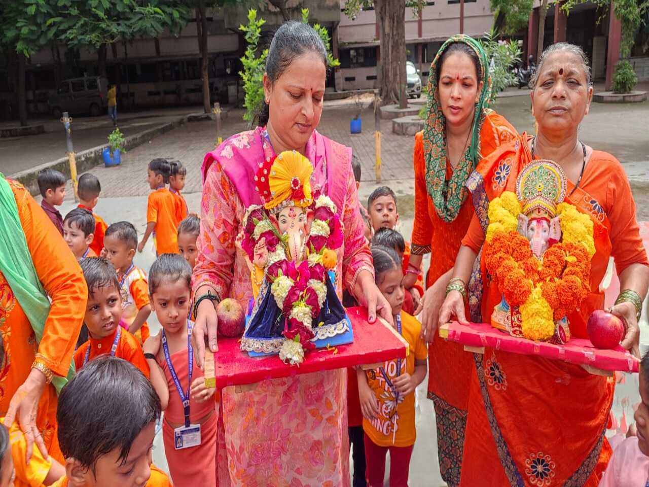 Ganpati Visarjan (Primary)